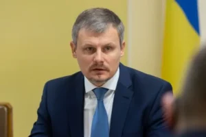 Президент звільнив заступника Єрмака – Главком