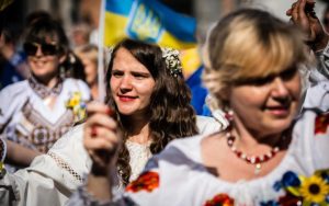 КМІС: 47% українців мають скоріше позитивні очікування від угоди про копалини