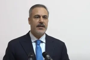 Голова МЗС Туреччини прибув до України й розповів, що привіз Зеленському від Ердогана