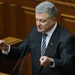 Зайва цифра у санкціях? Порошенко знайшов зачіпку і пішов новим судом проти влади
