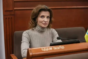 Собі – заводи, чоловікові – слона і мотоцикл. Стало відомо, як Марина Порошенко хотіла ділити майно у Крижопільському суді
