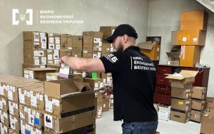 На Харківщини ліквідували підпільні цехи з виготовлення рідин для електронок