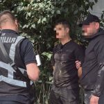 Митник за 2% допомагав вивозити з країни валюту