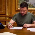 Зеленський погодив вихід України з конвенції про заборону протипіхотних мін