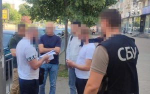 Експрезидента та бухгалтера МАУ підозрюють в ухиленні від сплати податків