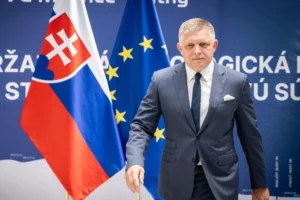 Фіцо вигадав дивну причину, щоб не їхати в Україну