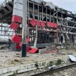 Наслідки обстрілів Зруйнований вакзал у Фастові демонтують новини LBua