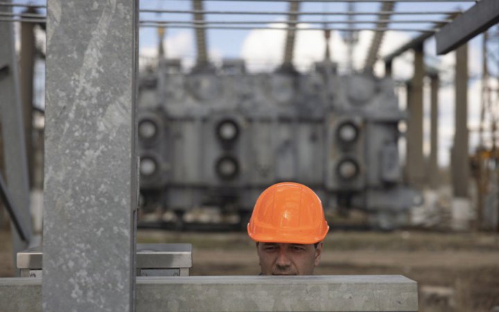10:50
    
РФ вночі атакувала енергооб'єкти у п'яти областях