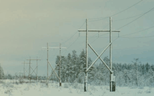 Відключення світла в Україні є через обстріли і негоду