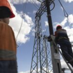 Енергетикам доплачуватимуть за роботу після прильотів