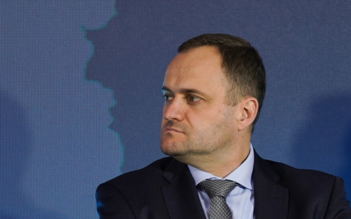 Комендантська година не скасовується але її переглядають