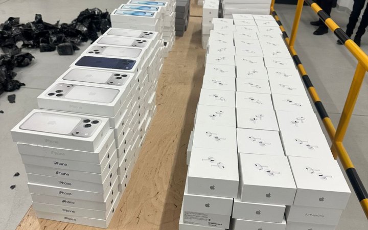 На кордоні Львівські митники виявили контрабанду айфонів на 35 млн новини LB.ua