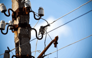 Відключення світла: є знеструмлення через обстріли і негоду