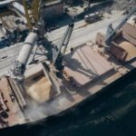 100 млн тон зерна перевезли морським коридором України