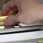 Золото та срібло рекордно обвалилися в ціні після максимуму