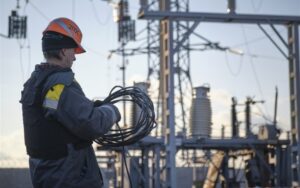 Енергетики поступово відновлюють енергосистему після аварії новини LB.ua