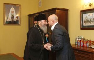 ДО ЯКОГО БОГА МОЛИТЬСЯ АФЕРИСТ ЮРІЙ ТАНДІТ?