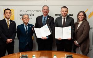 Україна отримає майже 691 млн гранту від Японії та Канади LB.ua