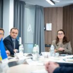 Уряд виділяє 3 млрд грн для прискорення ямкового ремонту доріг новини LB.ua