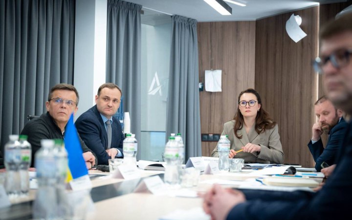 Уряд виділяє 3 млрд грн для прискорення ямкового ремонту доріг новини LB.ua