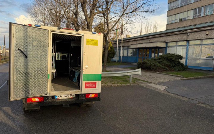 “Ощадбанк” повернув затримані в Угорщині інкасаторські автівки