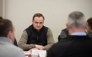 Близько 600 км доріг в Україні потребують антидронового захисту новини LB.ua