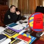 Мережа вибухнула мемами про червоний записник Буданова (фото)