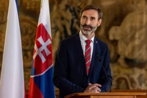 Доведеться пробачити Росію. Глава МЗС Словаччини зробив дивну заяву про війну в Україні