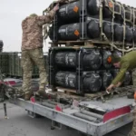 «Треба дивитися більш стратегічно». Президент визнав проблеми з поставками американської зброї