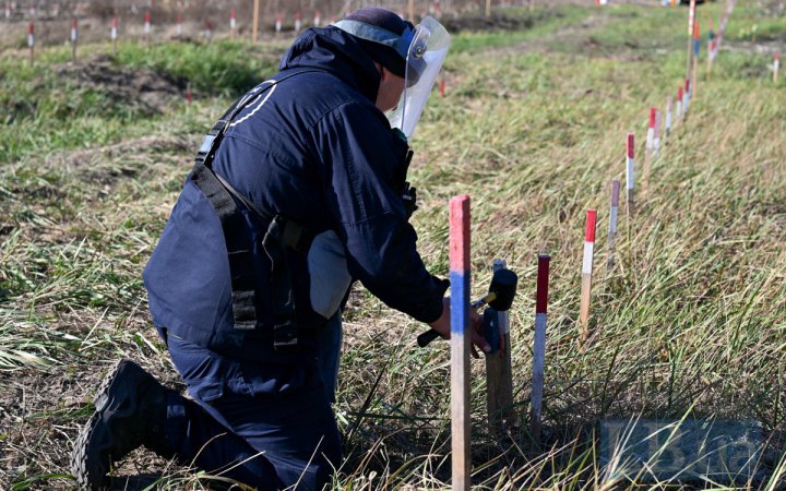 Контролювати процес гуманітарного розмінування повинен один орган – це дозволить не допустити корупцію в галузі, – Байда