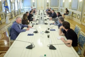 Зеленський провів зустріч із представниками фракції «Слуга народу»