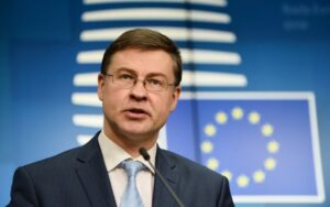 Єврокомісія підписала з Україною угоду про транш кредиту 32 млрд