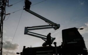 У 8 областях фіксують відключення світла через обстріли й негоду