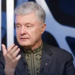 Порошенко теж відмовився від польського ордена, але дорікнув Зеленському
