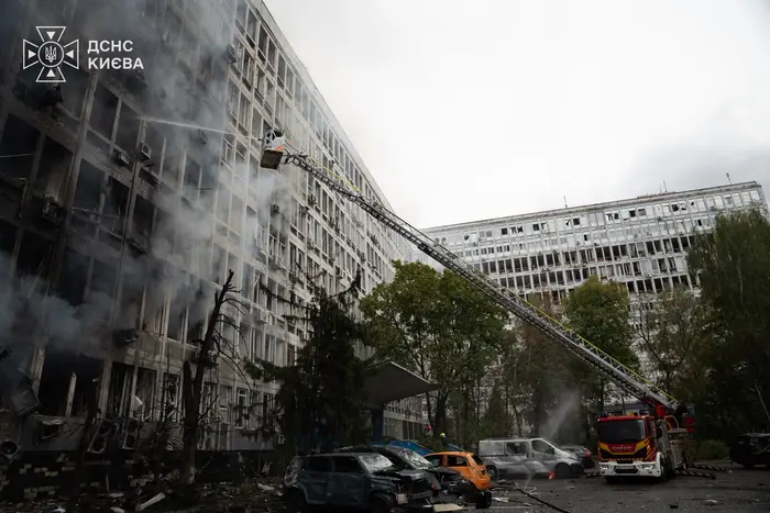 Зеленський після ударів по Києву зробив заяву про санкційний тиск на РФ
