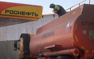 Нафтогазові доходи бюджету РФ у серпні впали до 49 млрд