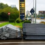 UKRNAFTA встановлює габіони навколо АЗК у Києві для безпеки