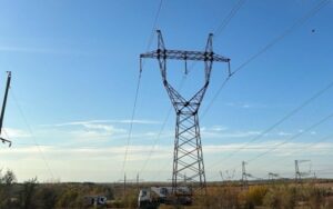 Знеструмлення у восьми областях: наслідки атак і негоди Укренерго