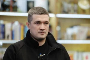 Працевлаштувався за день до бронювання. З’явилися нові деталі про роботу Федорова